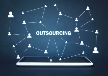 Outsourcing - definicja, korzyści i zagrożenia dla pracodawców