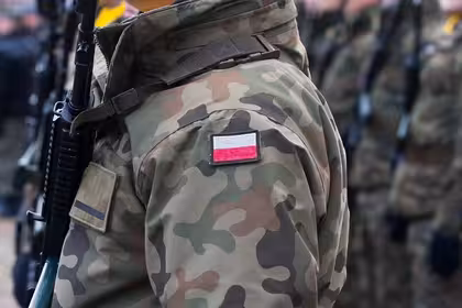 Praca w wojsku: Jak dostać się do wojska zawodowego? - zarobki i stopnie