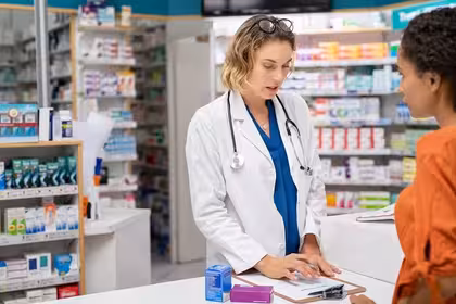 Technik farmaceutyczny: poznaj zakres obowiązków, kompetencje i zarobki farmaceuty