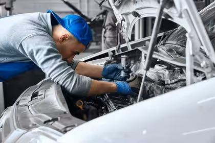 Technik pojazdów samochodowych - praca, zarobki, doświadczenie, zatrudnienie, przyszłość