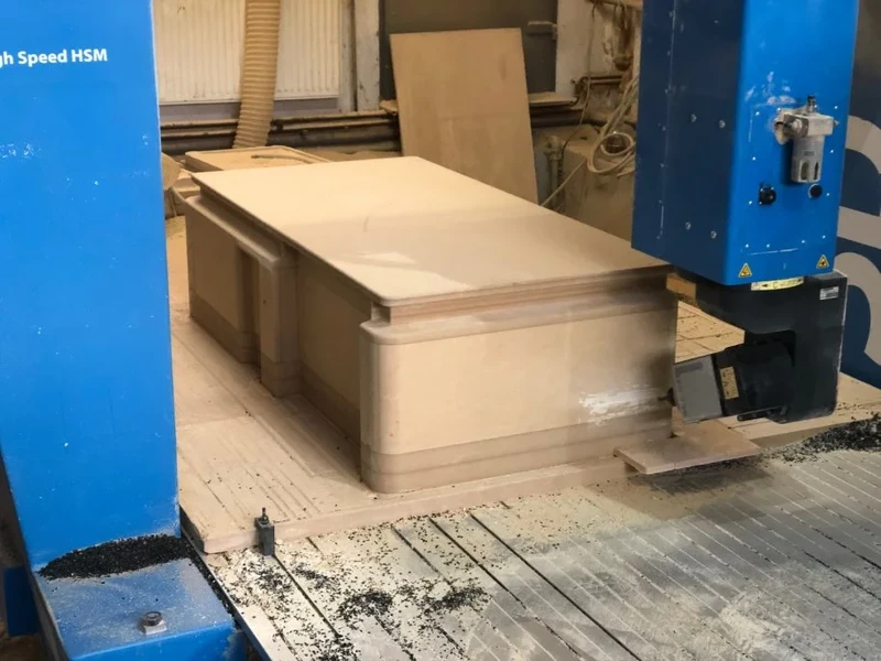 Operator frezarki CNC 5-osiowa i 3-osiowa