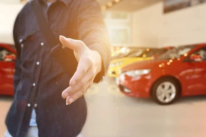 Od warsztatu do biura: ścieżki kariery w motoryzacji