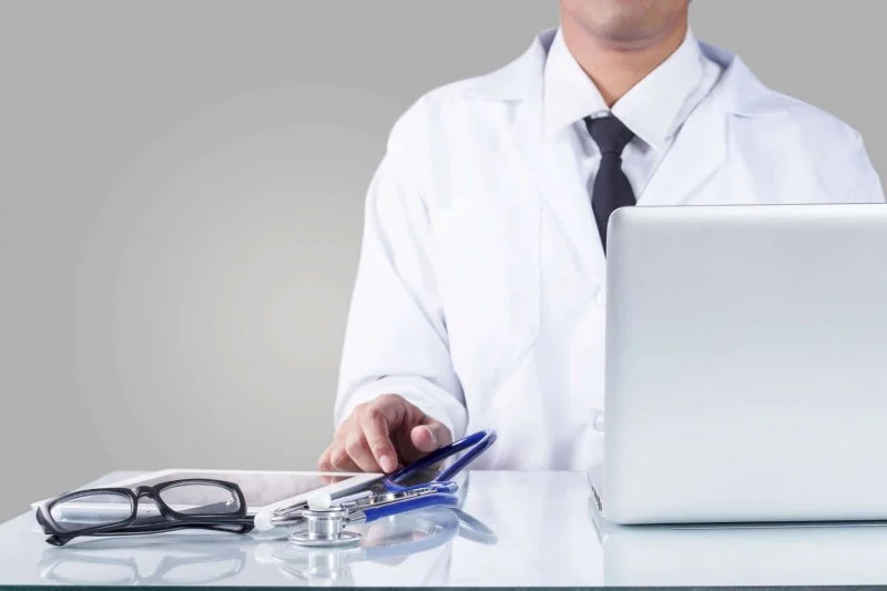 Specjalizacje lekarskie - jakie są najlepiej i najgorzej płatne? Jak wybrać odpowiednią specjalizację medyczną?