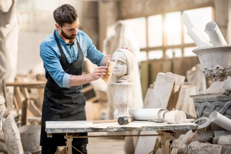 Rzeźbiarz - praca, zarobki, doświadczenie, zatrudnienie, przyszłość