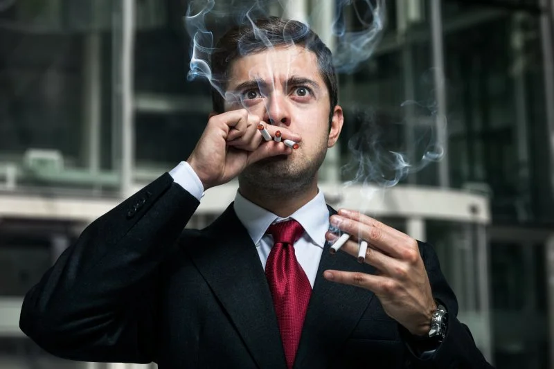 Zarządzanie palaczami w miejscu pracy: przepisy, strategie i porady