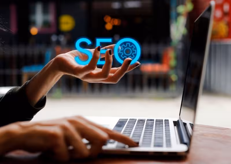 Kim jest pozycjoner (specjalista ds. SEO) i na czym polega jego praca?